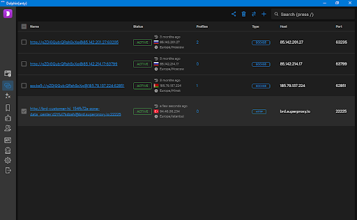 Dashboard showing active and inactive URLs, statuses, and details.